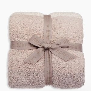 【BRAND NEW】 Barefoot Dreams® CozyChic™ Dégradé Throw
Blanket